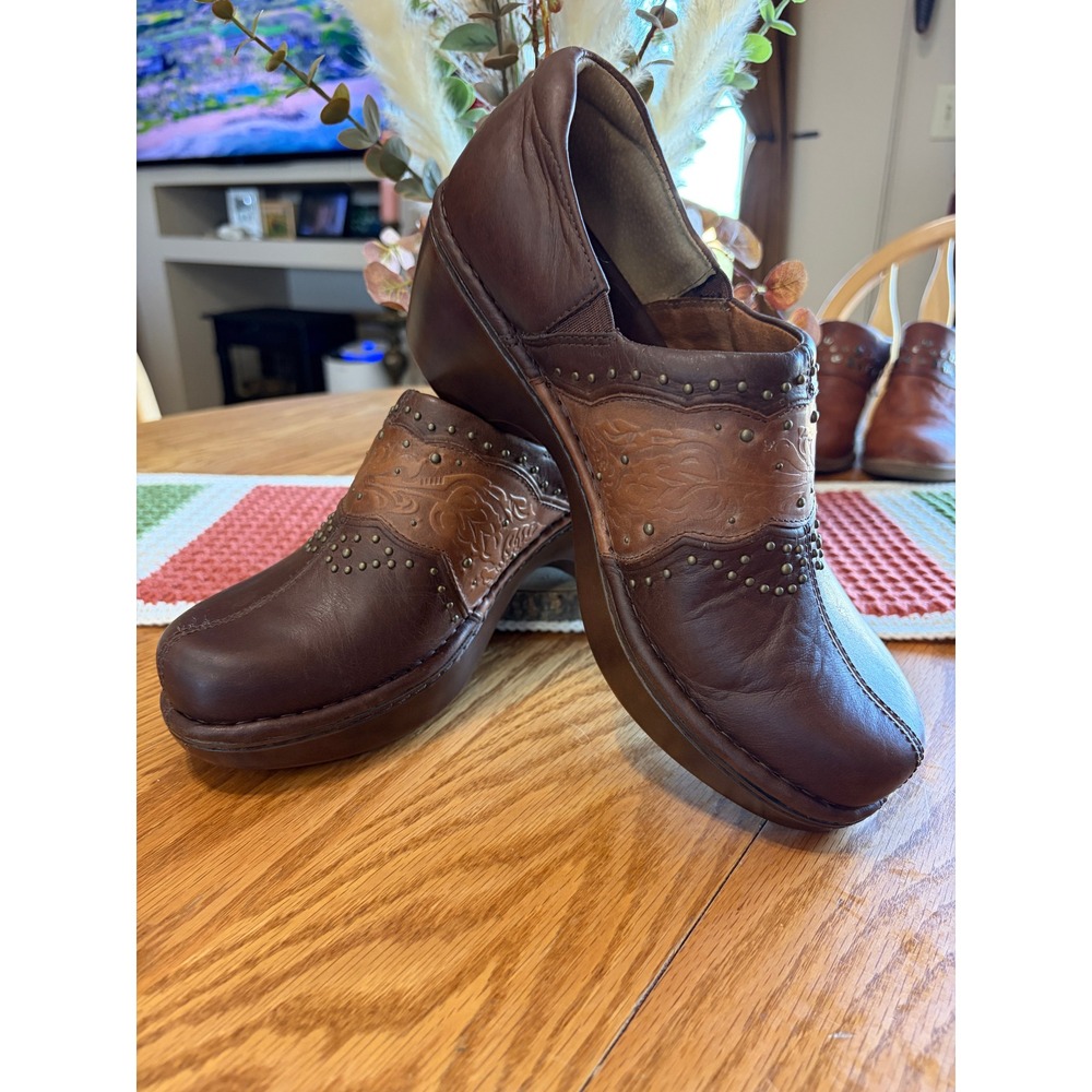 Ariat Womens Brown Leather Tooled Floral Studded Clog Wedge Mule Size 9.5